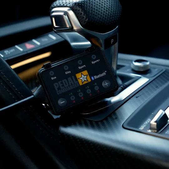 Pedal Commander 車内